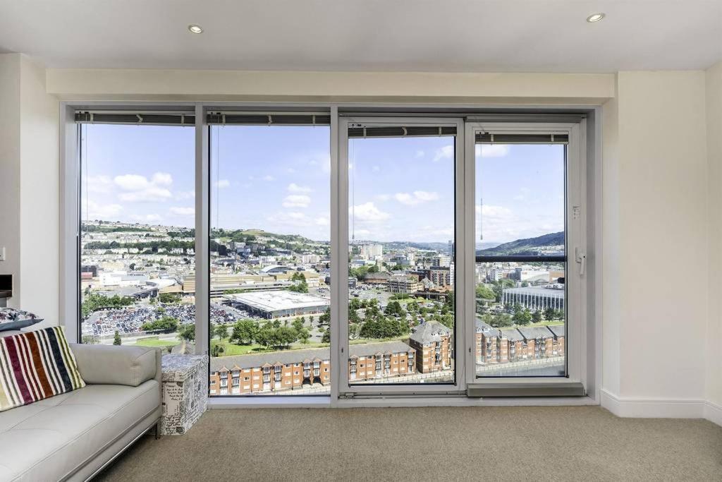 Beach On The Doorstep Meridian Tower Marina Swansea Appartement Buitenkant foto